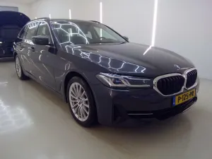 BMW 5 Series Touring 520e Business 2022