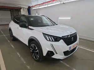 Peugeot 2008 1.2i GT 2021