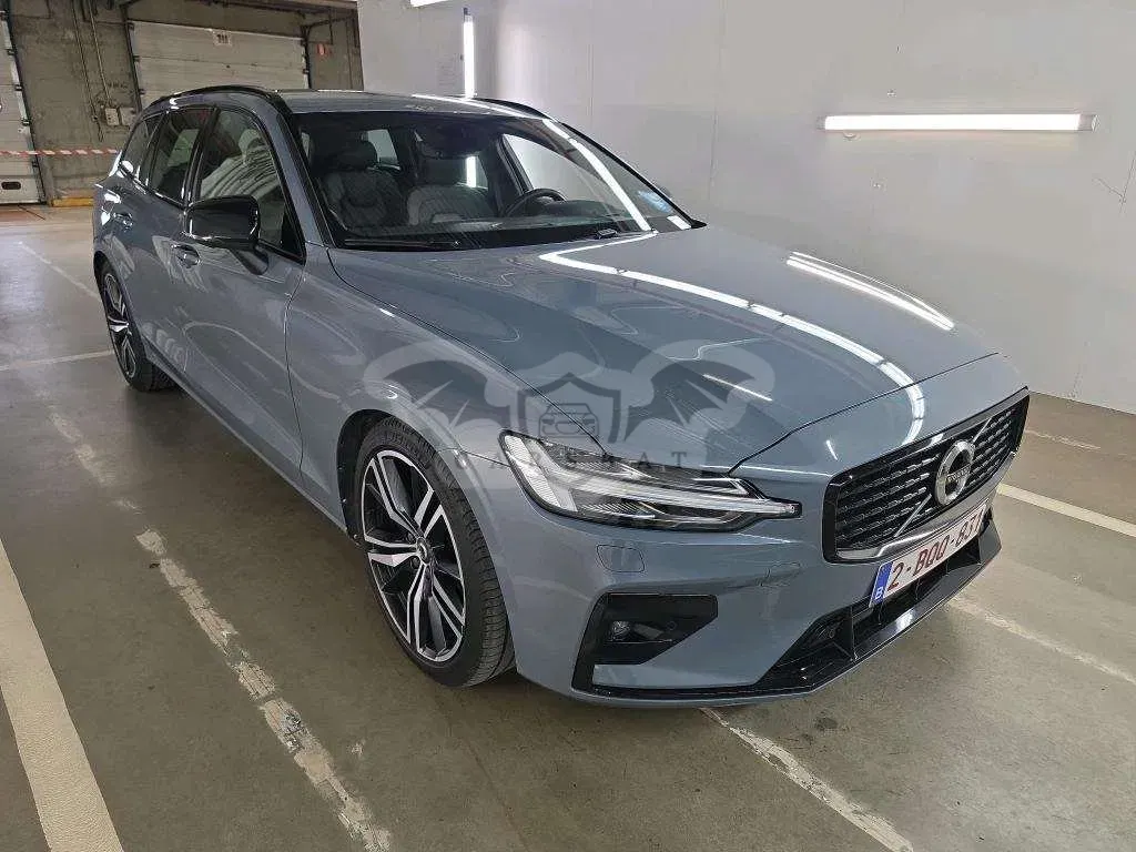 Volvo V60 B3 R-Design 2022