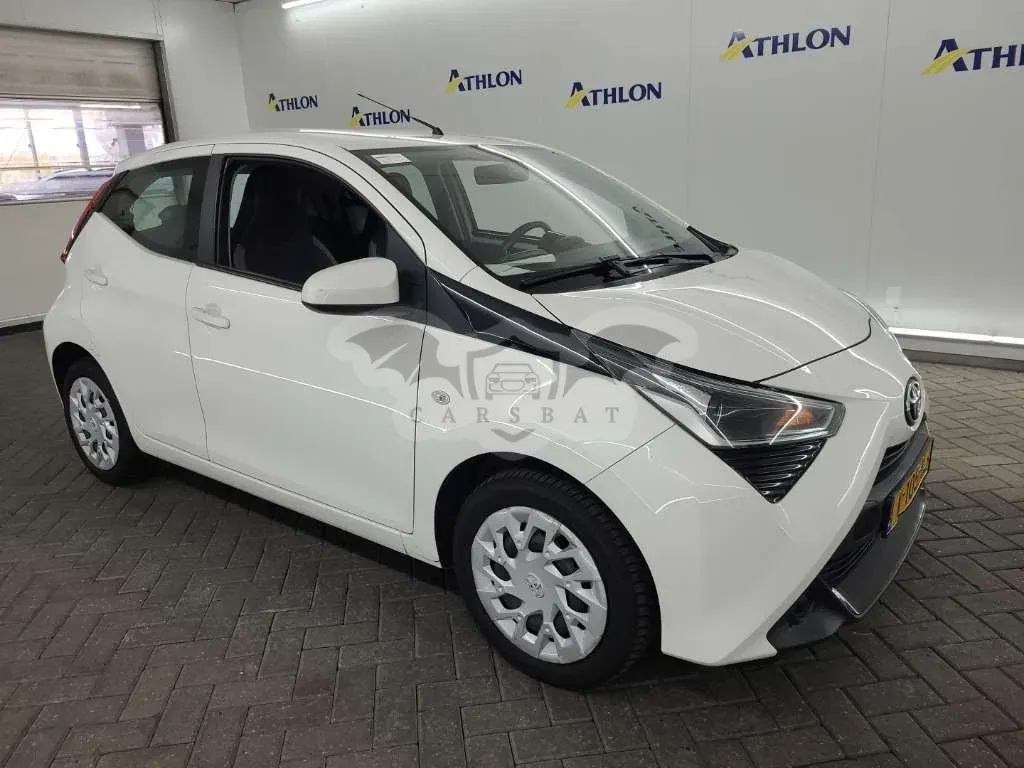 Toyota Aygo 1.0 VVT-i X-Play 2021