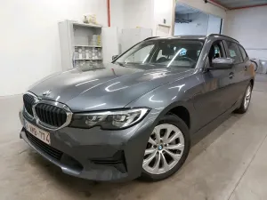 BMW 3 Series Touring 330e Business 2021