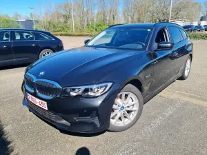 BMW 3 Series Touring 330e Business 2022