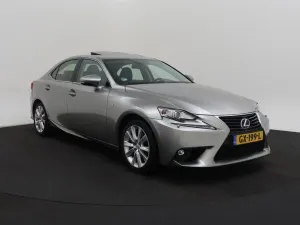 Lexus IS 300h 2015
