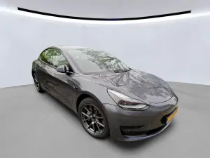 Tesla Model 3 Standard Range Plus 60 kWh 2021