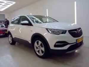 Opel Grandland 1.6 Elegance 2021