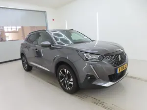 Peugeot 2008 1.2i Allure 2021