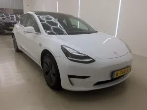 Tesla Model 3 Standard Range Plus 60 kWh 2020