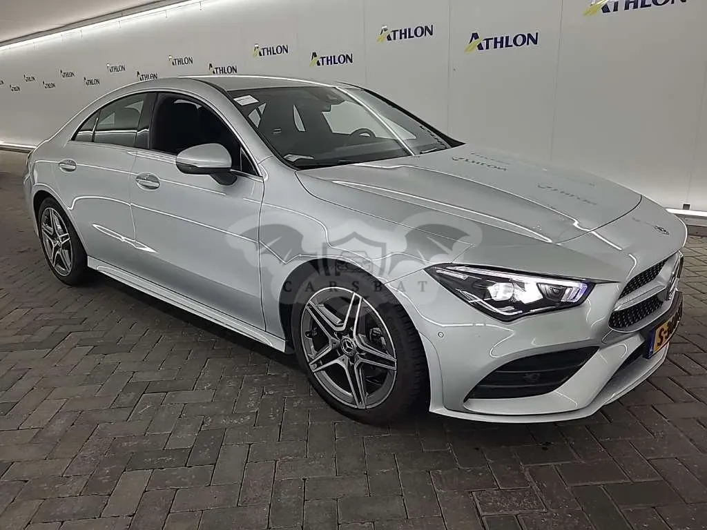 Mercedes-Benz CLA 180 AMG Line 2023