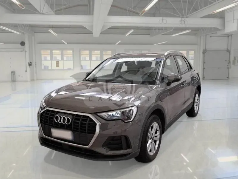 Audi Q3 45 TFSIe Business 2021