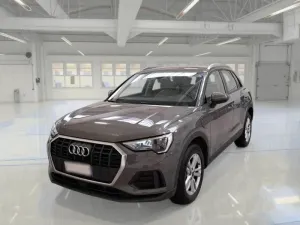 Audi Q3 45 TFSIe Business 2021