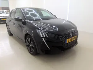 Peugeot 208 1.2i GT 2021