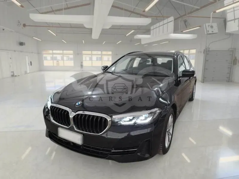 BMW 5 Series Touring 520d Business 2022