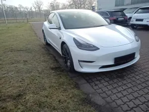 Tesla Model 3 Long Range Performance 2021