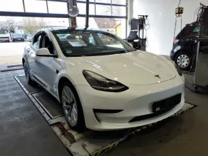 Tesla Model 3 Standard Range Plus 2021