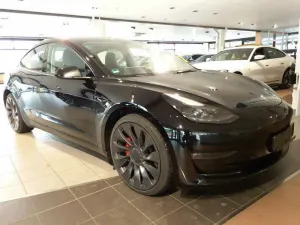 Tesla Model 3 Long Range Performance 2022