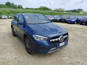 Mercedes-Benz GLA 200d Premium 2022