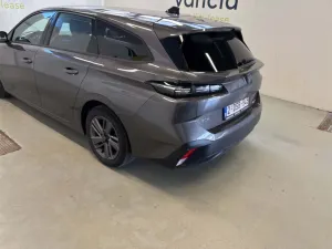 Peugeot 308 1.2i 2023