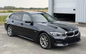 BMW 3 Series Touring 320e 2022