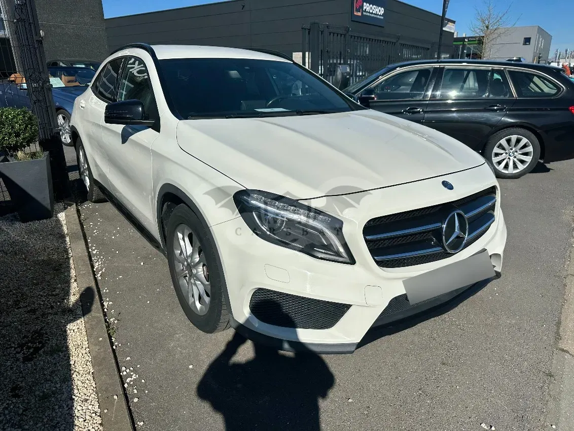 Mercedes-Benz GLA 180 2016