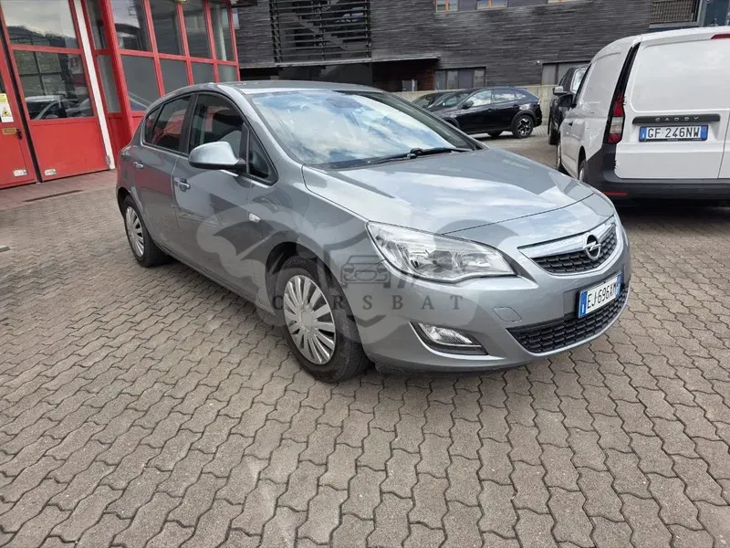 Opel Astra 1.6 2011