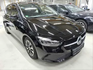 Mercedes-Benz B 180d 2023
