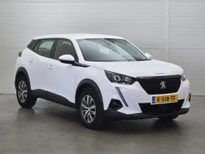 Peugeot 2008 1.2i Active 2021