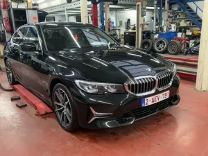 BMW 3 Series 330e 2021