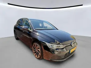 Volkswagen Golf 1.0 eTSI Life 2021