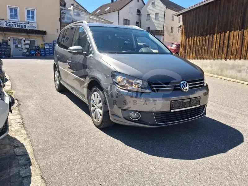 Volkswagen Touran 2.0 TDI Highline 2015