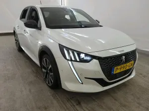 Peugeot 208 1.2i GT 2022