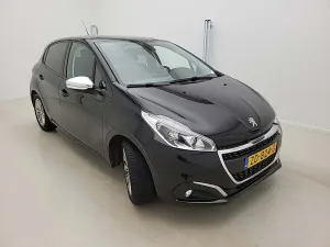 Peugeot 208 1.2i Signature 2019