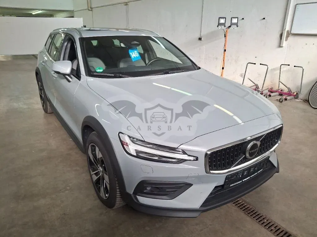 Volvo V60 Plus 2023