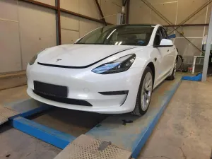 Tesla Model 3 2023