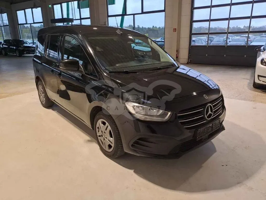 Mercedes-Benz T 180d 2023