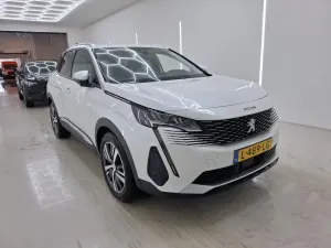 Peugeot 3008 1.2i Allure 2021