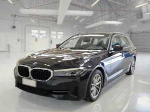 BMW 5 Series Touring 520d Business 2022