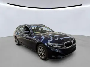 BMW 3 Series Touring 318i 2023