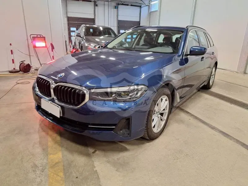 BMW 5 Series Touring 520d Business 2022