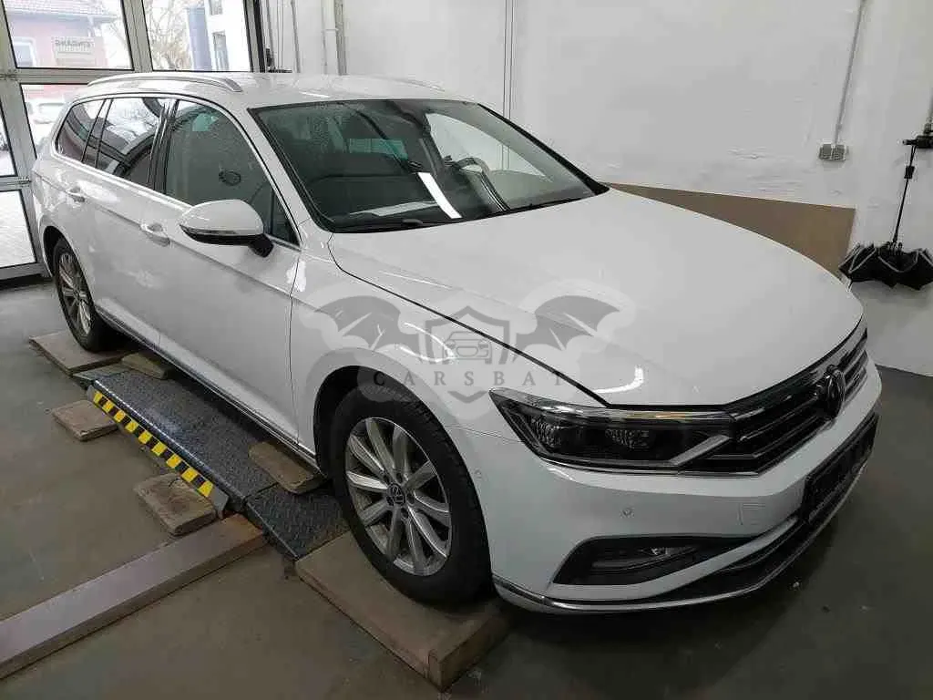 Volkswagen Passat 2.0 2024
