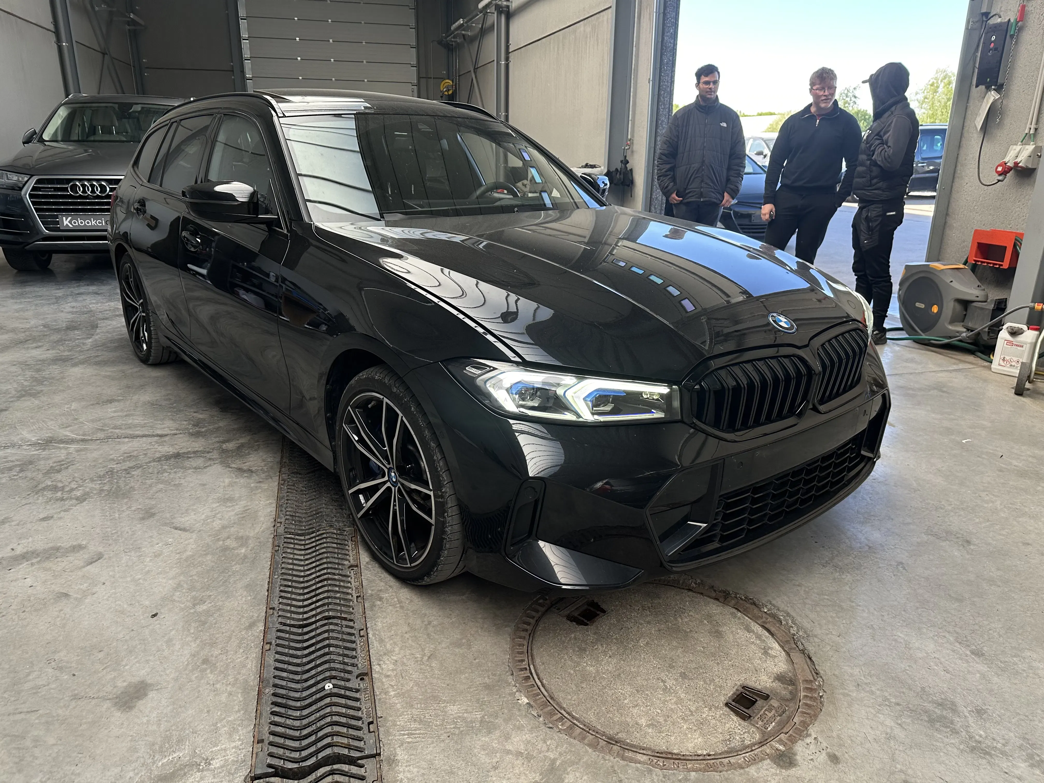 BMW 3 Series Touring 330e M Sport 2023