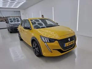 Peugeot 208 1.2i GT 2021