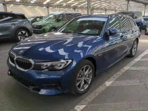 BMW 3 Series Touring 330e 2021