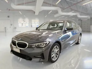BMW 3 Series 330e Business Advantage 2022