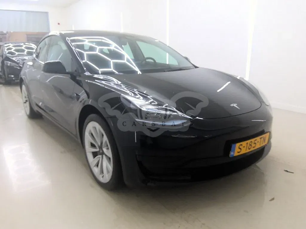 Tesla Model 3 Standard Range Plus 60 kWh 2023