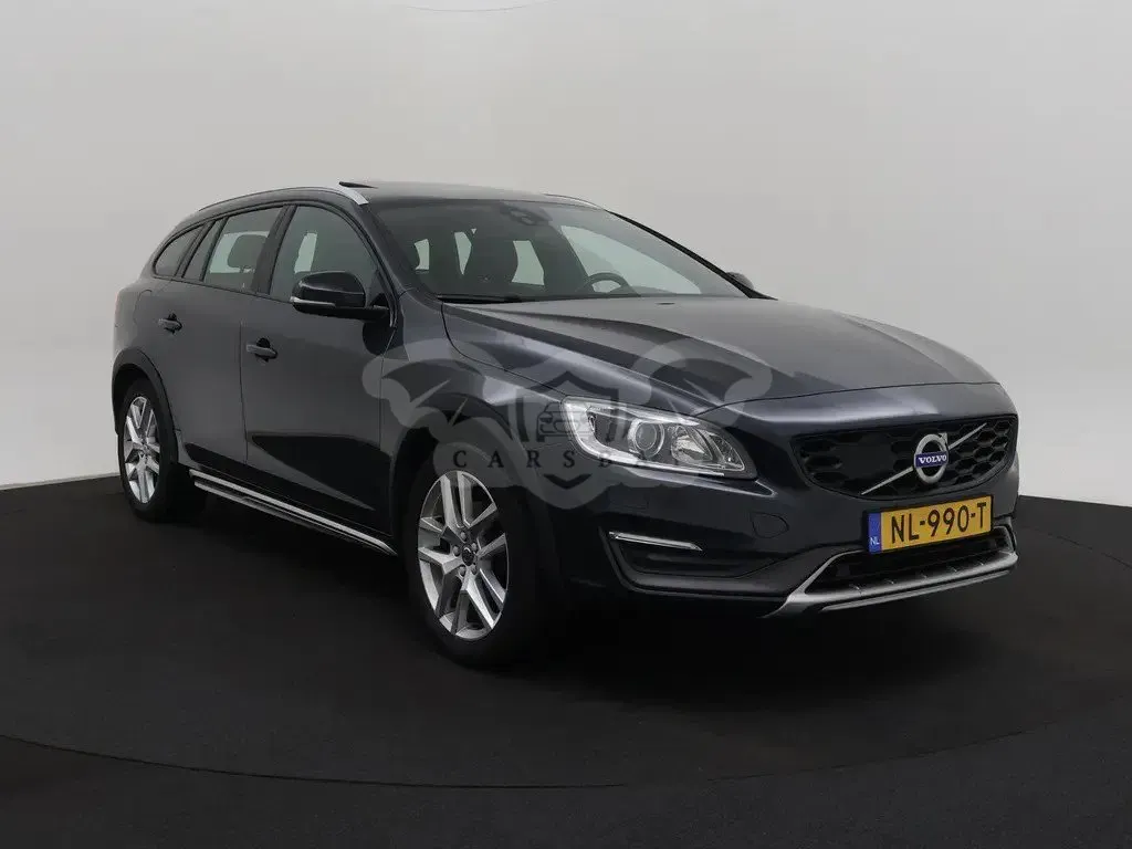 Volvo V60 Cross Country D4 Summum 2016