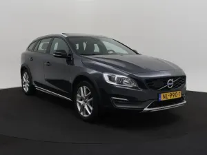 Volvo V60 Cross Country D4 Summum 2016