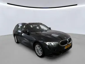 BMW 3 Series Touring 318i 2023