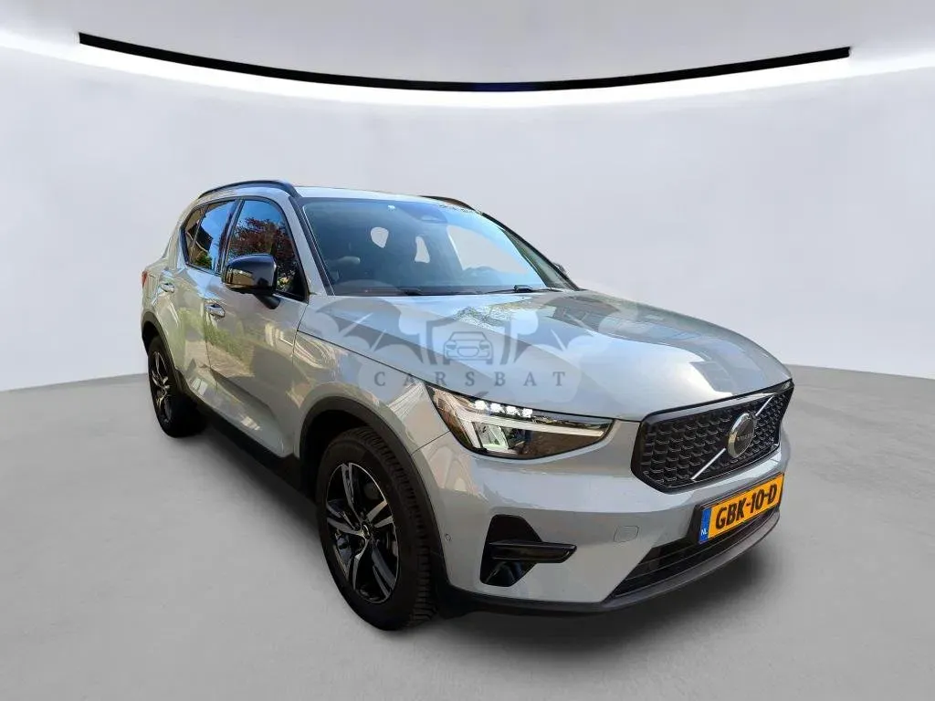 Volvo XC40 2.0 B4 Plus Dark 2024