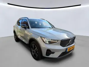 Volvo XC40 2.0 B4 Plus Dark 2024