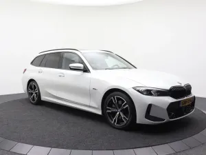 BMW 3 Series Touring 320e 2022